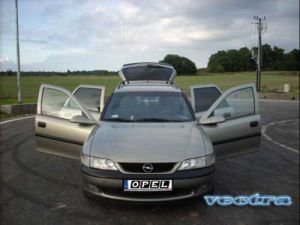 kliknij by zobaczyć powiększenie Opel Vectra
